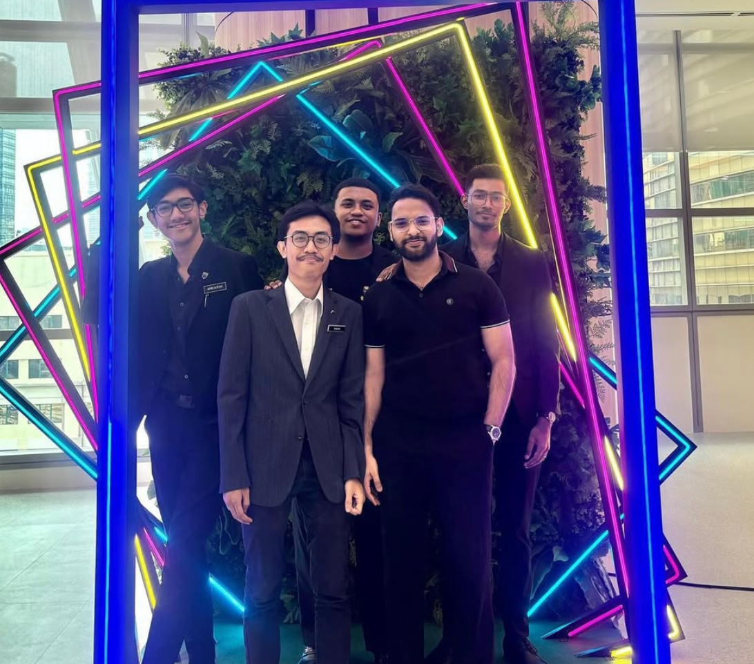 OnDeWei leadership team group photo